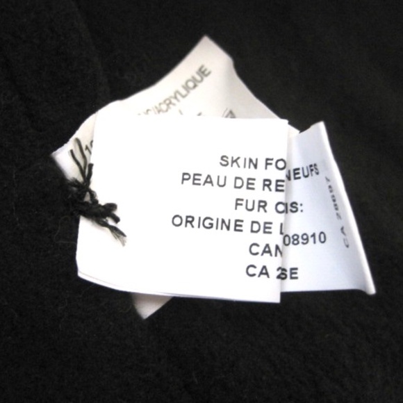 Cable Knit Beanie with Fox Pom Pom - Picture 7 of 8